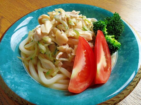 ごまの香る！チキンサラダうどん